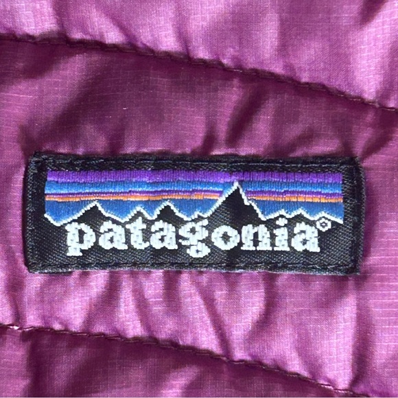 Patagonia Women's Dark Plum Goose Down Puffer Jacket Size S - Picture 2 of 16